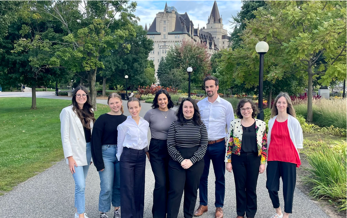 Isenberg Lab team in Major's Hill Park, Ottawa